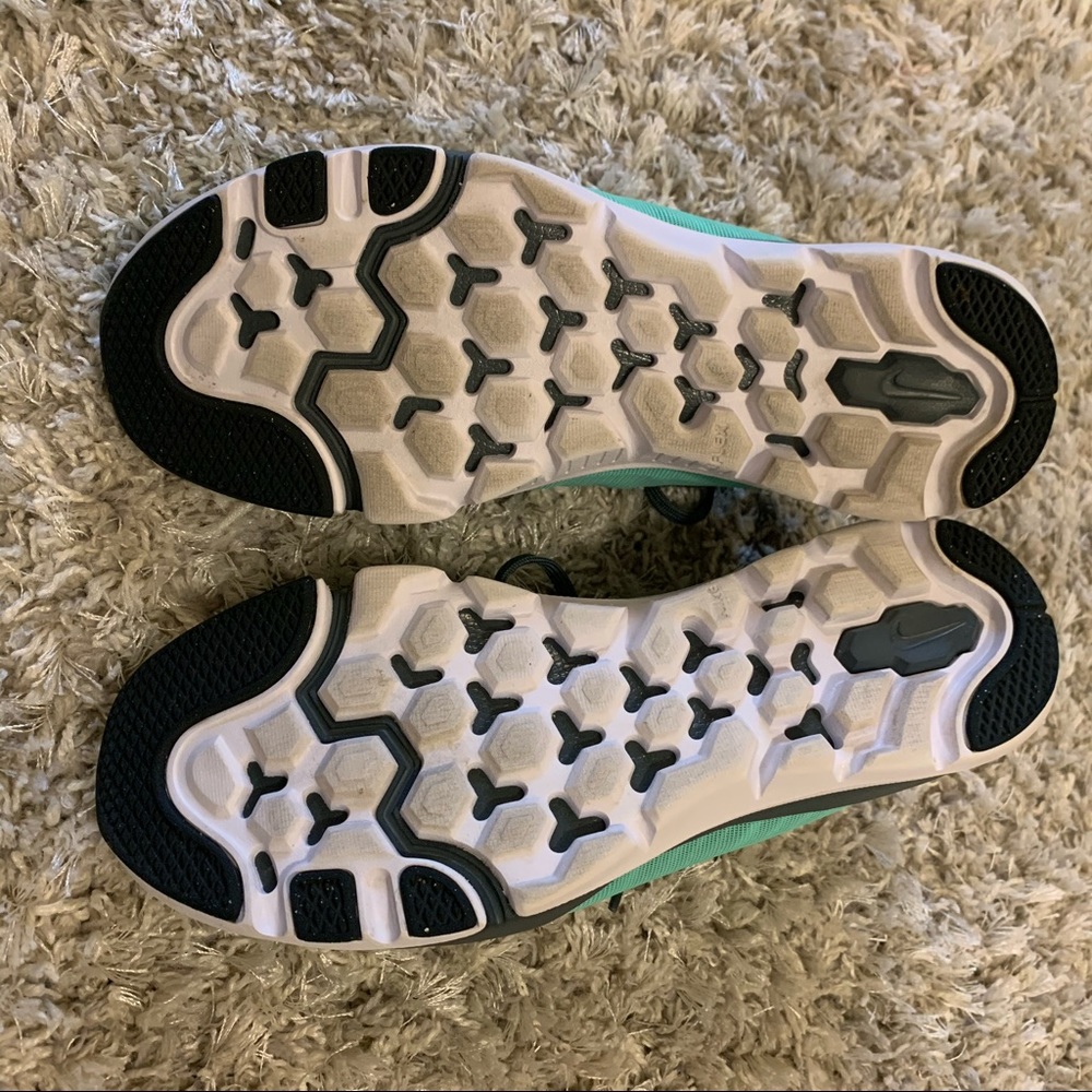 Nike Flywire training shoes - Picture 6 of 7